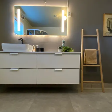 Villa Polar Luxury House - With Sauna And Free Parking *